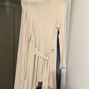 Size medium cover up. Very comfortable and light weight